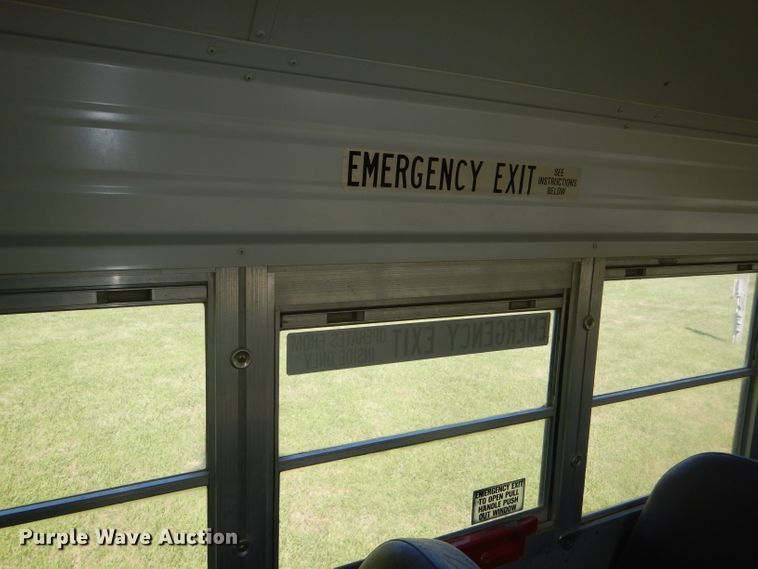 image for item DG4932 1999 Chevrolet B7 Blue Bird school bus