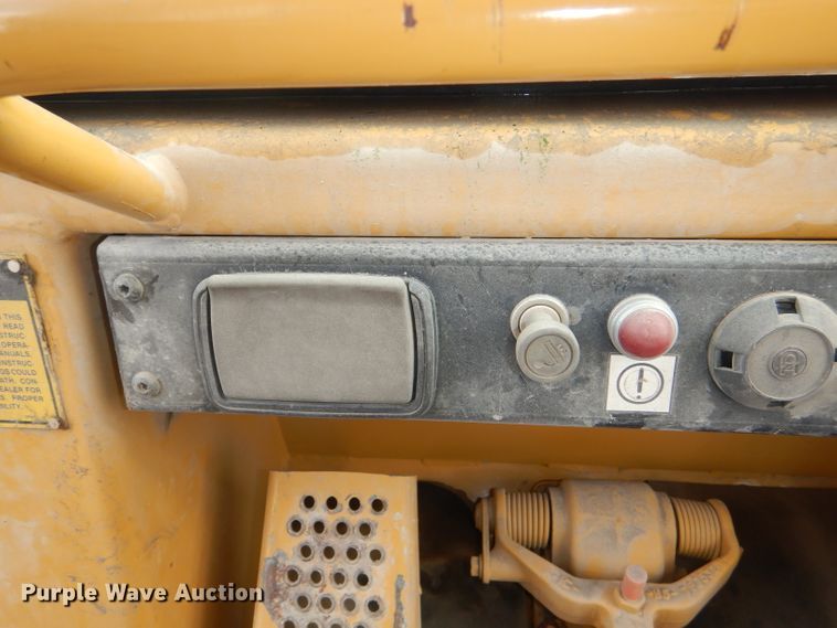 image for item DG4937 1995 Caterpillar 953B track loader