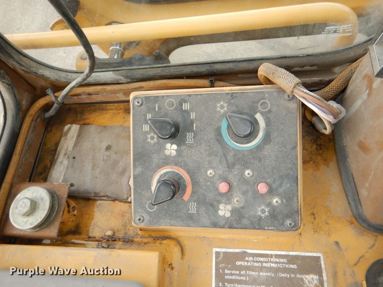 image for item DG4937 1995 Caterpillar 953B track loader