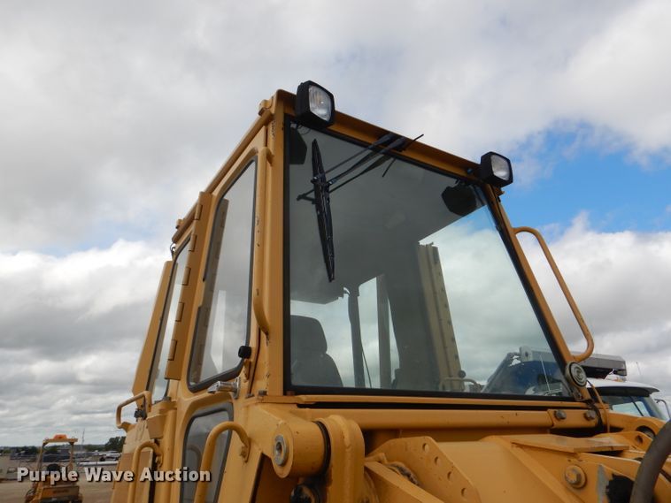 image for item DG4937 1995 Caterpillar 953B track loader