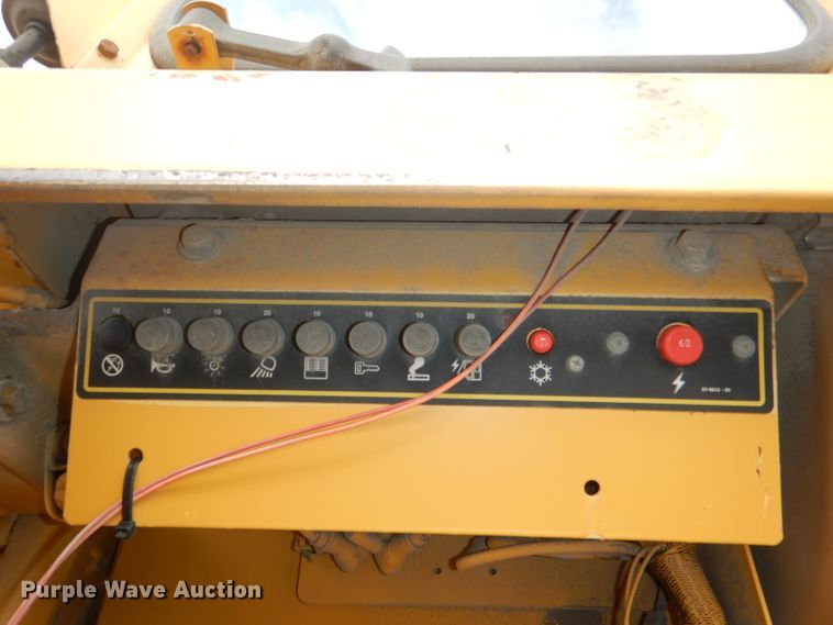 image for item DG4937 1995 Caterpillar 953B track loader