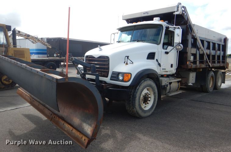 image for item DG4938 2004 Mack Granite dump truck