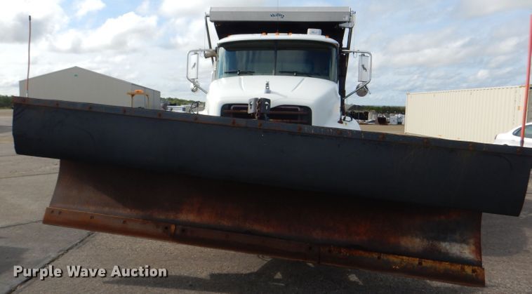 image for item DG4938 2004 Mack Granite dump truck