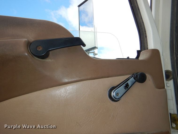 image for item DG4938 2004 Mack Granite dump truck