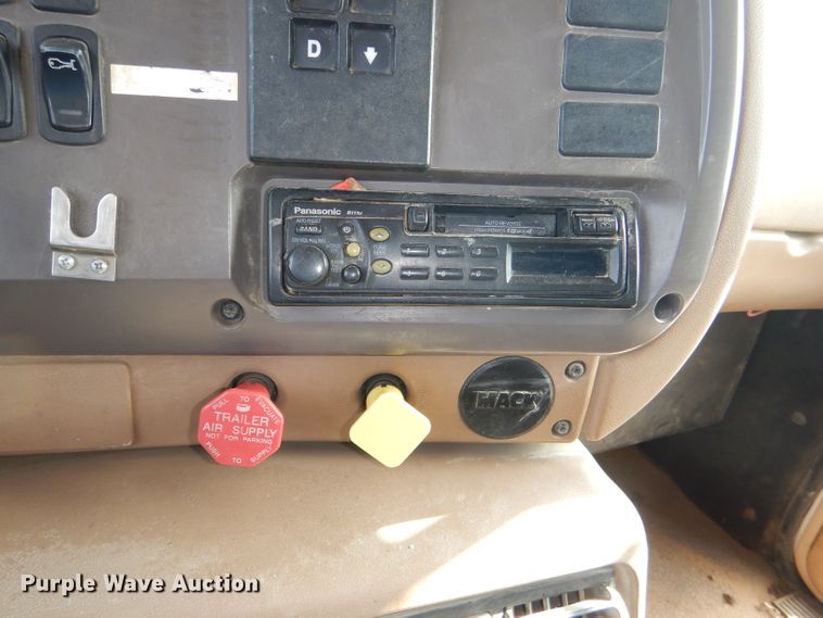 image for item DG4938 2004 Mack Granite dump truck