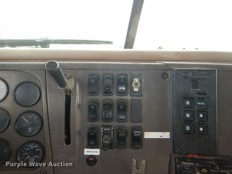 image for item DG4938 2004 Mack Granite dump truck