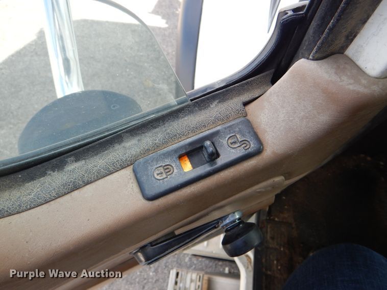 image for item DG4938 2004 Mack Granite dump truck