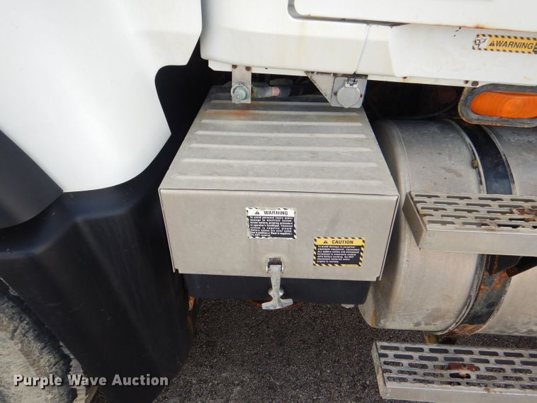 image for item DG4938 2004 Mack Granite dump truck