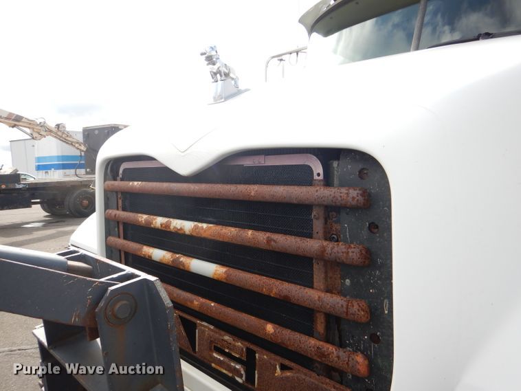 image for item DG4938 2004 Mack Granite dump truck