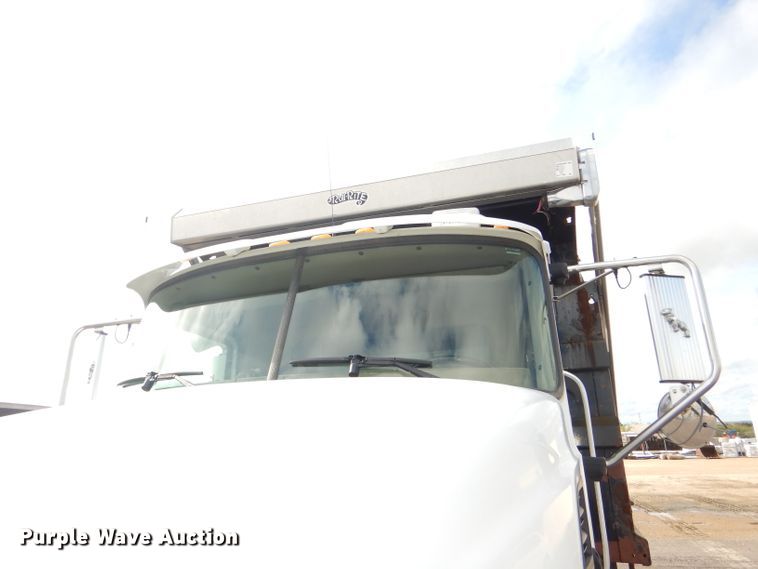 image for item DG4938 2004 Mack Granite dump truck