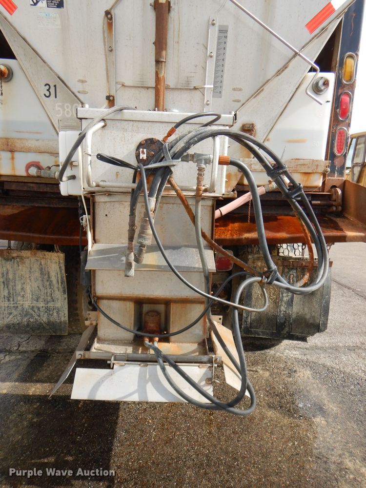 image for item DG4938 2004 Mack Granite dump truck