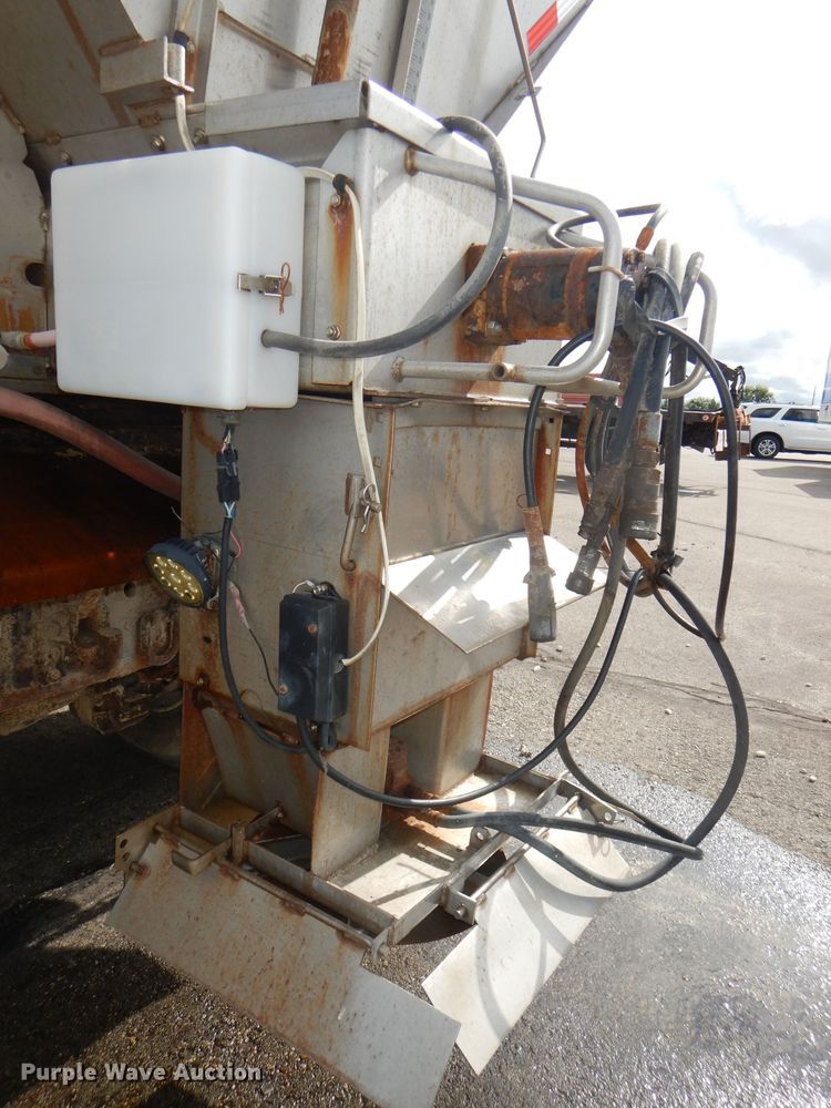 image for item DG4938 2004 Mack Granite dump truck