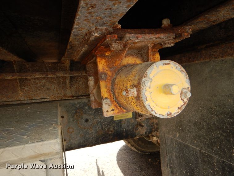 image for item DG4938 2004 Mack Granite dump truck