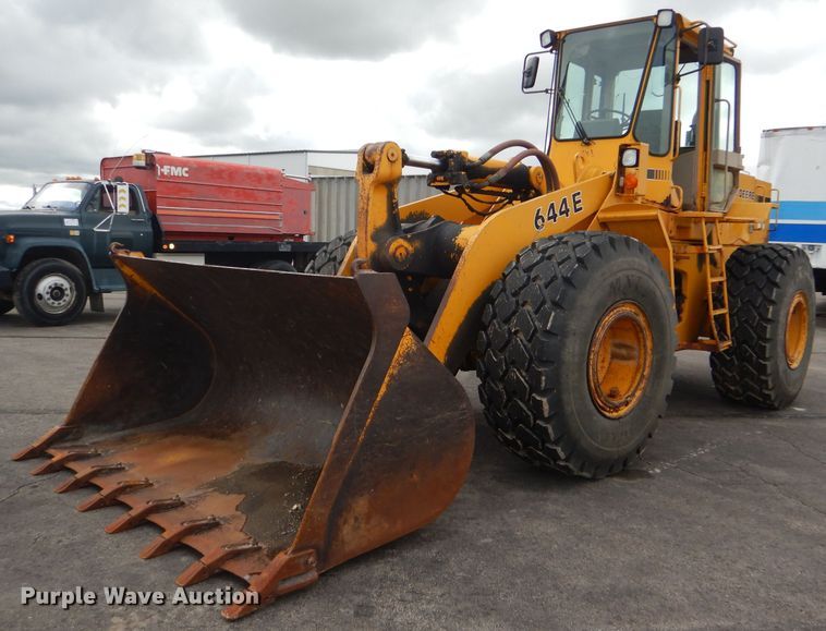 image for item DG4940 1990 John Deere 644E wheel loader