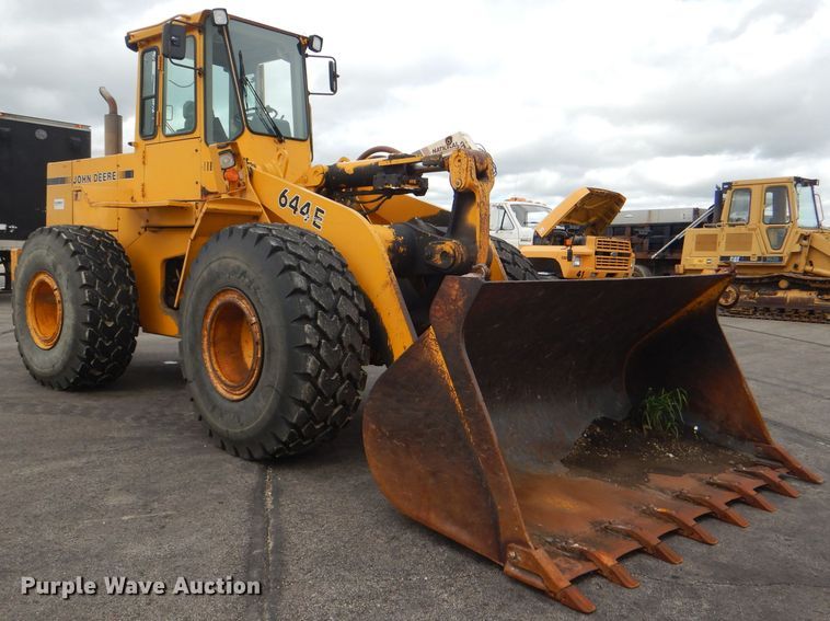 image for item DG4940 1990 John Deere 644E wheel loader