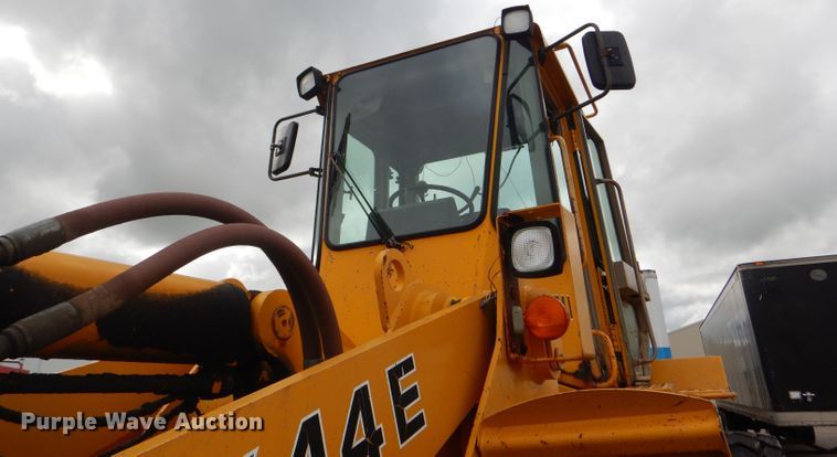 image for item DG4940 1990 John Deere 644E wheel loader