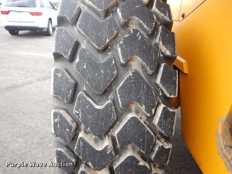 image for item DG4940 1990 John Deere 644E wheel loader