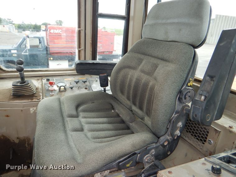 image for item DG4940 1990 John Deere 644E wheel loader