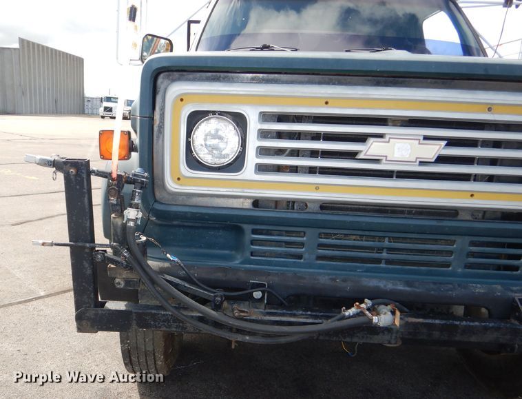 image for item DG4941 1982 Chevrolet C70 flatbed truck