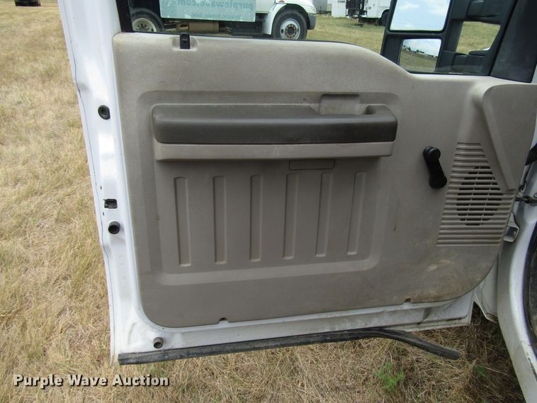 image for item DG8008 2009 Ford F350 Super Duty utility bed pickup truck