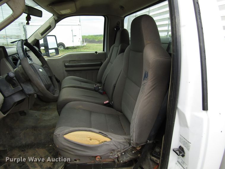 image for item DG8008 2009 Ford F350 Super Duty utility bed pickup truck