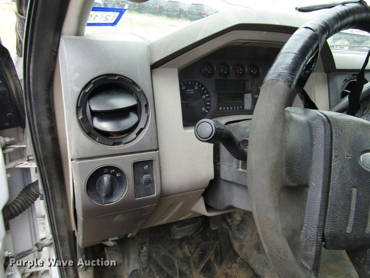 image for item DG8008 2009 Ford F350 Super Duty utility bed pickup truck