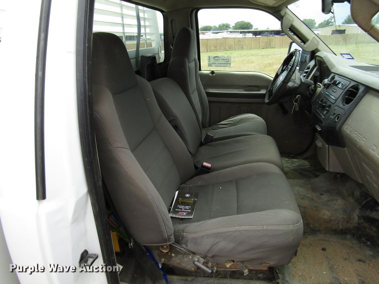 image for item DG8008 2009 Ford F350 Super Duty utility bed pickup truck