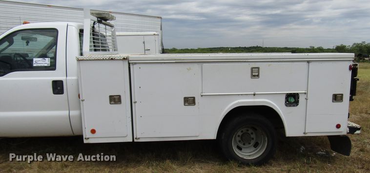 image for item DG8008 2009 Ford F350 Super Duty utility bed pickup truck