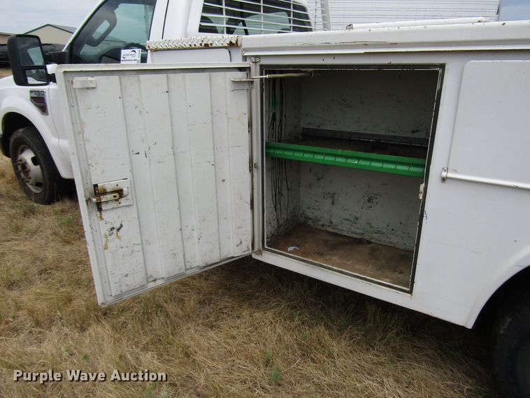image for item DG8008 2009 Ford F350 Super Duty utility bed pickup truck