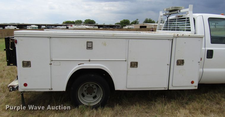 image for item DG8008 2009 Ford F350 Super Duty utility bed pickup truck