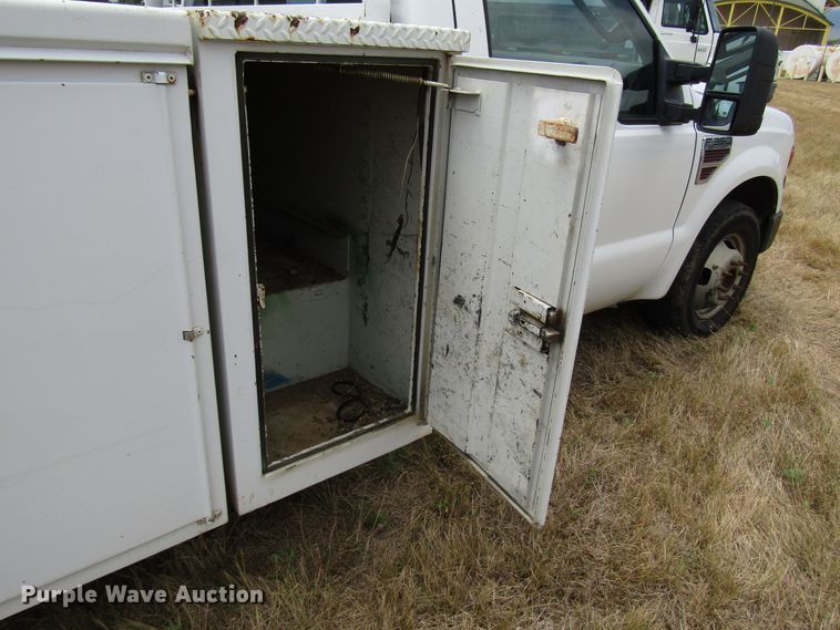 image for item DG8008 2009 Ford F350 Super Duty utility bed pickup truck