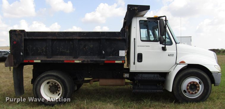 image for item DG8009 2003 International 4400 dump truck
