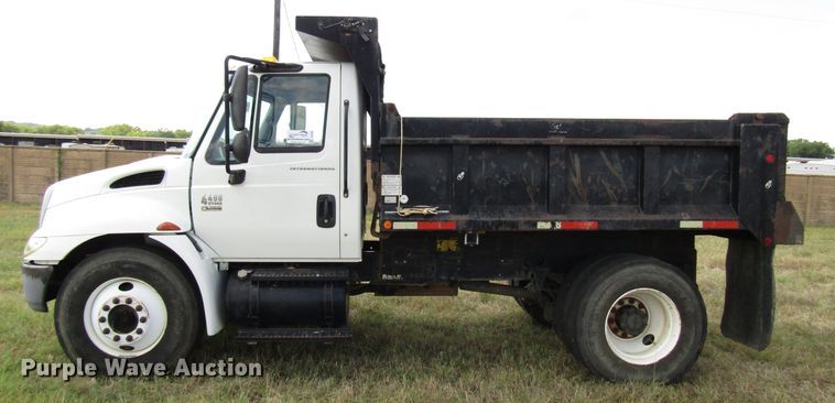 image for item DG8009 2003 International 4400 dump truck