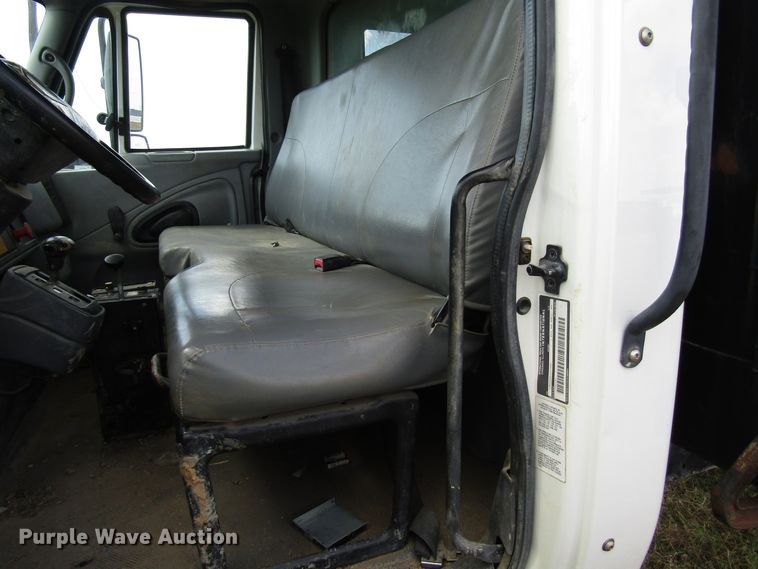 image for item DG8009 2003 International 4400 dump truck