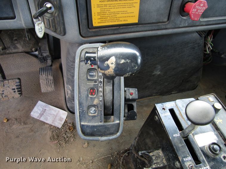 image for item DG8009 2003 International 4400 dump truck