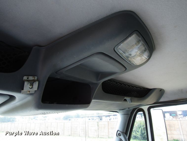 image for item DG8009 2003 International 4400 dump truck