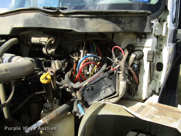 image for item DG8009 2003 International 4400 dump truck