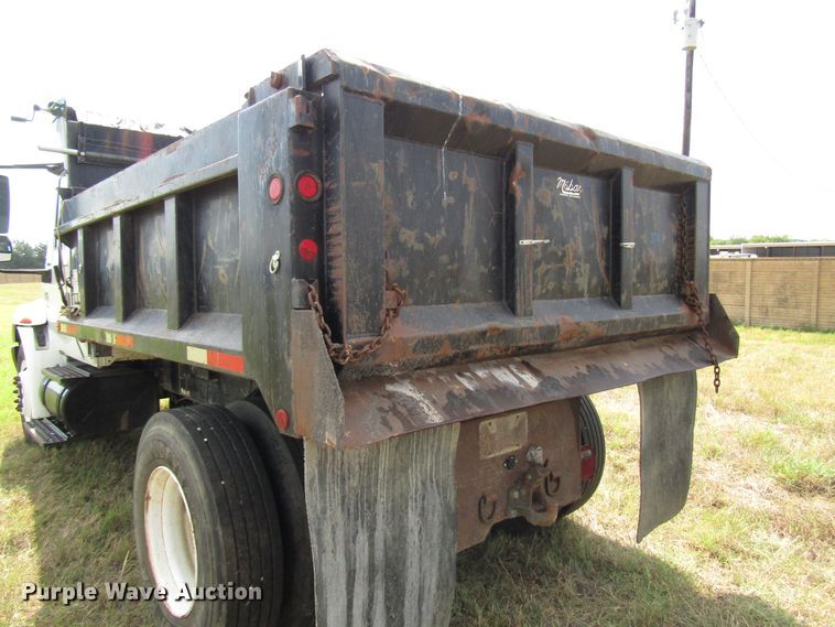 image for item DG8009 2003 International 4400 dump truck