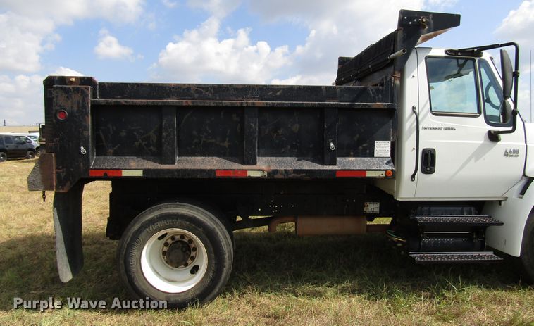 image for item DG8009 2003 International 4400 dump truck