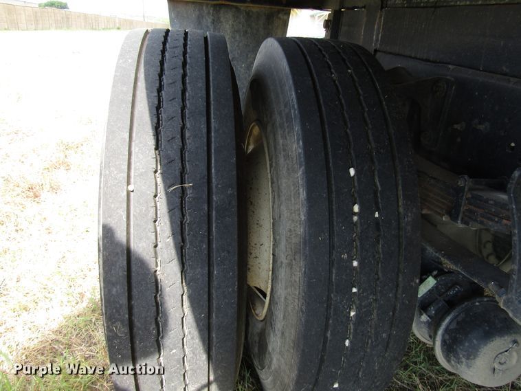 image for item DG8009 2003 International 4400 dump truck