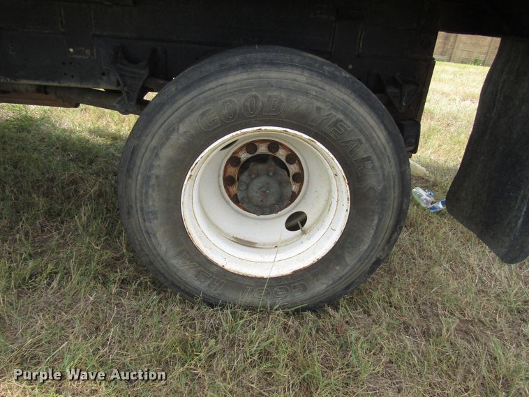 image for item DG8009 2003 International 4400 dump truck