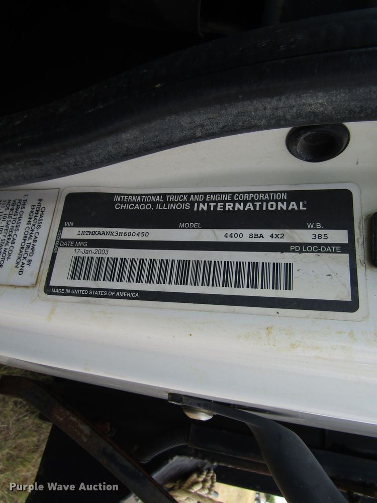 image for item DG8009 2003 International 4400 dump truck