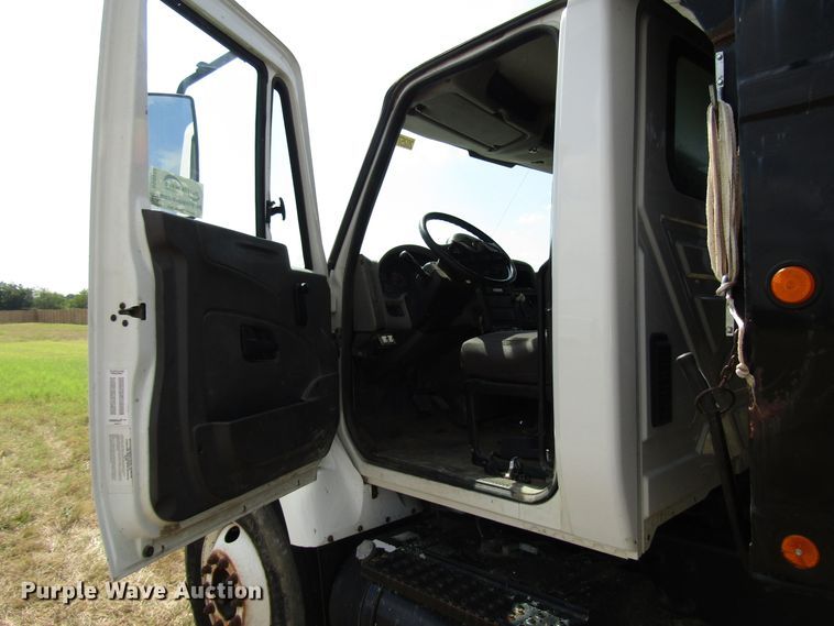 image for item DG8012 2008 International WorkStar 7300 dump truck