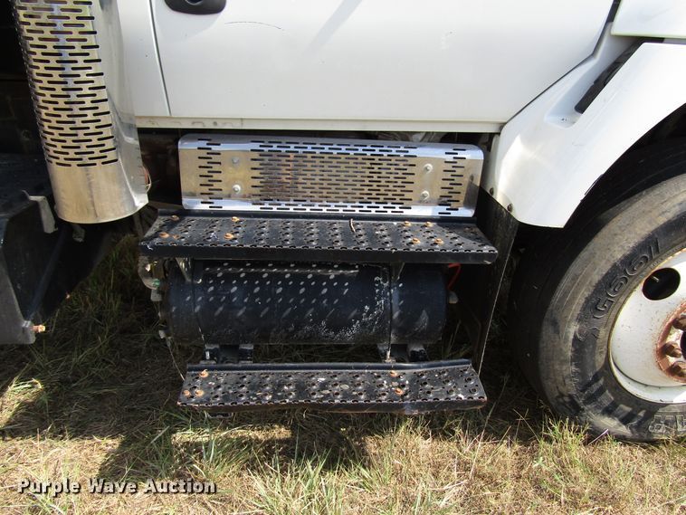 image for item DG8012 2008 International WorkStar 7300 dump truck