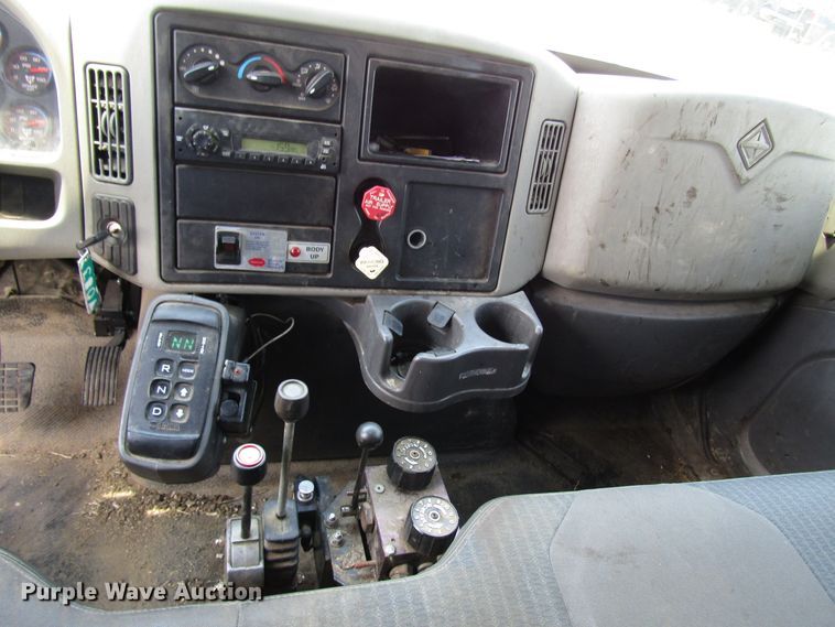 image for item DG8022 2009 International WorkStar 7400 dump truck