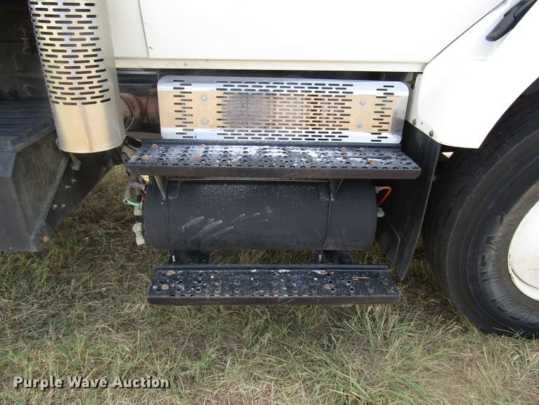 image for item DG8022 2009 International WorkStar 7400 dump truck