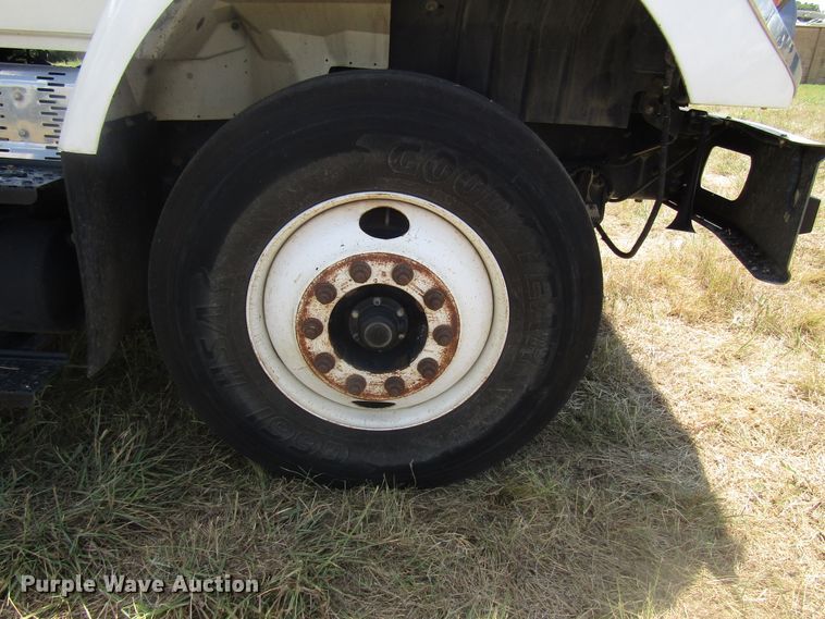 image for item DG8022 2009 International WorkStar 7400 dump truck