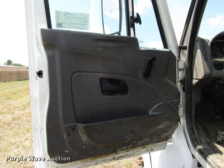 image for item DG8024 2008 International WorkStar 7300 dump truck