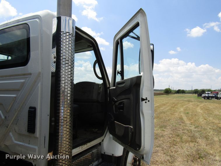 image for item DG8024 2008 International WorkStar 7300 dump truck