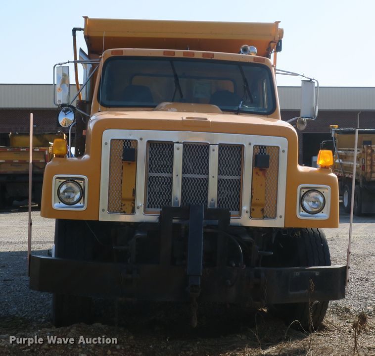 image for item DG8042 2002 International 2554 dump truck